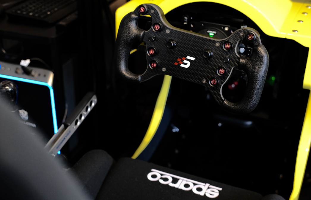モーション付きレーシングシミュレーター（DRiVe-X code_F）